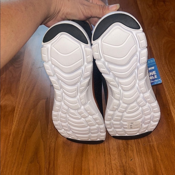 Skechers Women's Black Sneakers with White Soles - Picture 9 of 9